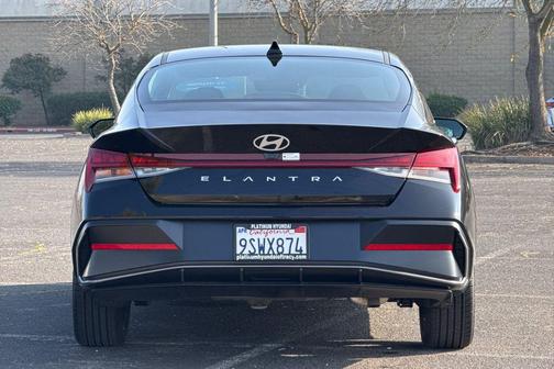 2025 Hyundai ELANTRA SEL