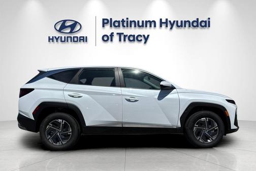 Creamy White Pearl 2026 Hyundai TUCSON Hybrid Blue SE