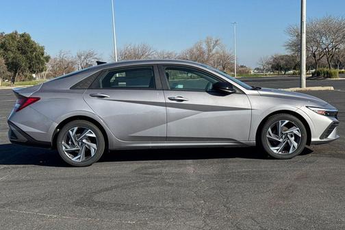 2025 Hyundai ELANTRA Sport