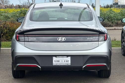 2026 Hyundai SONATA Hybrid Base