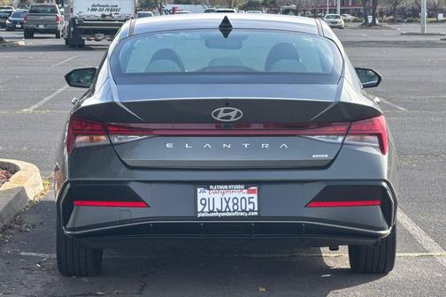 2025 Hyundai ELANTRA HEV Limited