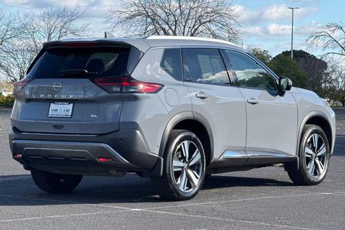 2022 Nissan Rogue SL
