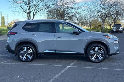 2022 Nissan Rogue SL