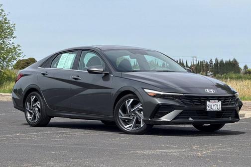 2025 Hyundai ELANTRA SEL