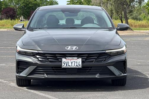 2025 Hyundai ELANTRA SEL