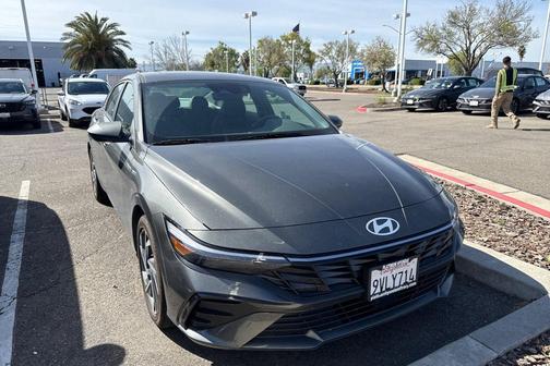 2025 Hyundai ELANTRA SEL