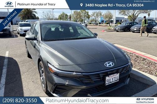 2025 Hyundai ELANTRA SEL