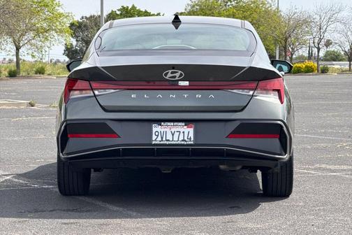2025 Hyundai ELANTRA SEL