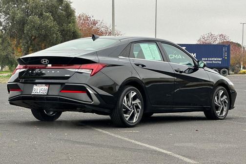 2025 Hyundai ELANTRA HEV Limited