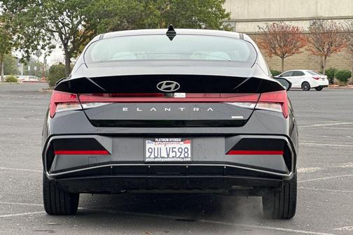 2025 Hyundai ELANTRA HEV Limited