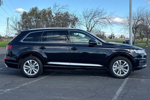 2019 Audi Q7 45 Premium