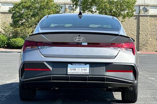 2025 Hyundai ELANTRA HEV SEL Sport