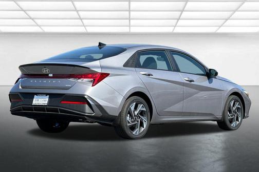 2025 Hyundai ELANTRA HEV SEL Sport