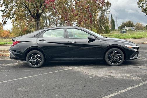 2026 Hyundai ELANTRA HEV SEL Sport