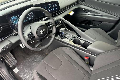 2025 Hyundai ELANTRA HEV SEL Sport