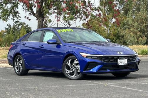 2024 Hyundai ELANTRA SEL