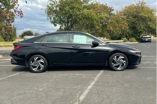 2024 Hyundai ELANTRA HEV Limited