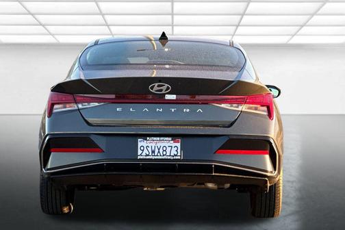 2025 Hyundai ELANTRA SEL