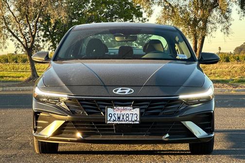 2025 Hyundai ELANTRA SEL