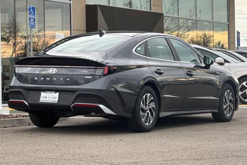 2026 Hyundai SONATA Hybrid Base
