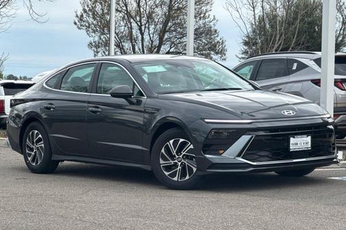 2026 Hyundai SONATA Hybrid Base