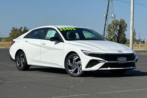 2025 Hyundai ELANTRA Sport