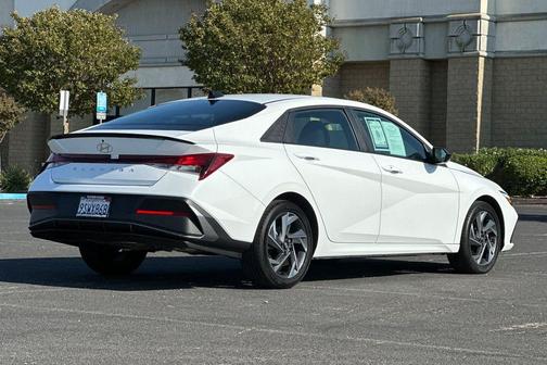 2025 Hyundai ELANTRA Sport