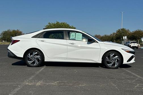 2025 Hyundai ELANTRA Sport