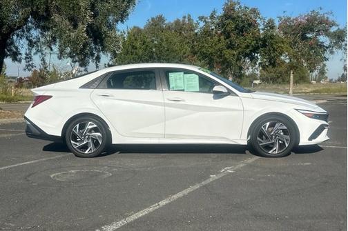 2025 Hyundai ELANTRA HEV Limited