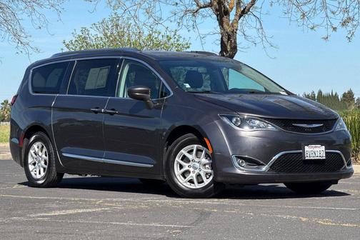 2020 Chrysler Pacifica Touring L