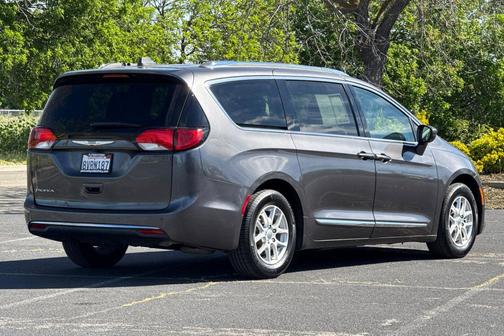 2020 Chrysler Pacifica Touring L