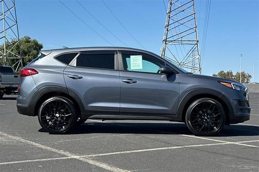 2021 Hyundai TUCSON SE