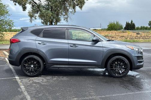 2021 Hyundai TUCSON SE