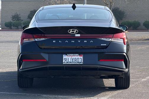 2025 Hyundai ELANTRA HEV Limited