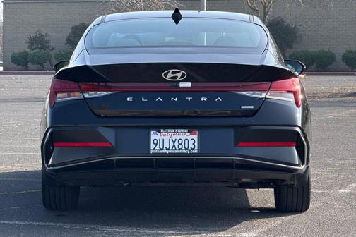 2025 Hyundai ELANTRA HEV Limited