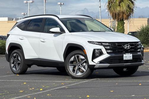 2026 Hyundai TUCSON Hybrid SEL