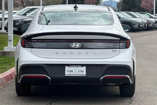 2026 Hyundai SONATA Hybrid Base