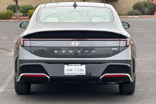 2026 Hyundai SONATA Hybrid SE