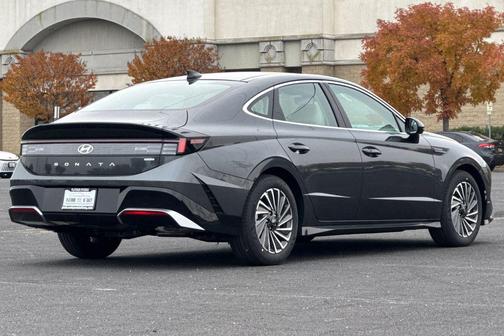 2026 Hyundai SONATA Hybrid SE