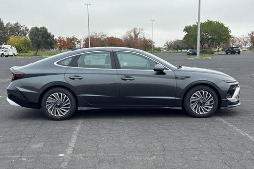 2026 Hyundai SONATA Hybrid SE