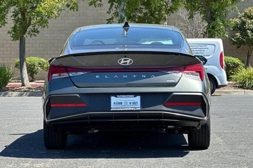 2025 Hyundai ELANTRA HEV SEL Sport