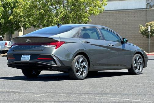 2025 Hyundai ELANTRA HEV SEL Sport