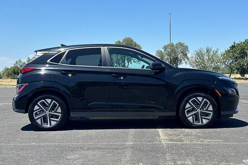 Black 2023 Hyundai KONA EV SE