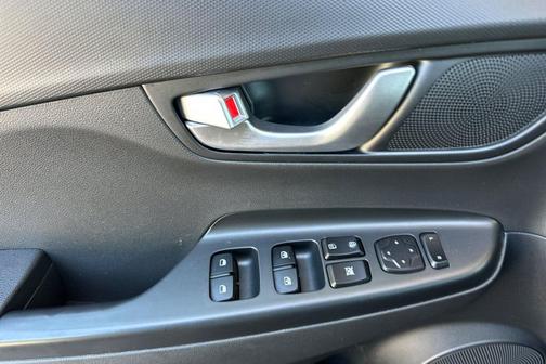 Black 2023 Hyundai KONA EV SE