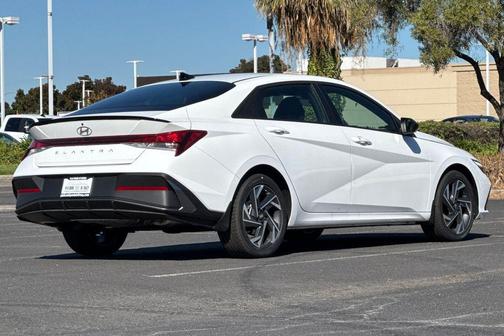 2025 Hyundai ELANTRA Sport