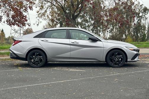 2026 Hyundai ELANTRA HEV SEL Sport