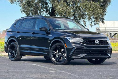 2023 Volkswagen Tiguan 2.0T SE R-Line Black