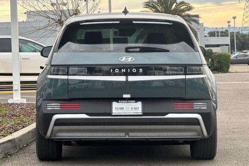 2026 Hyundai IONIQ 5 SE