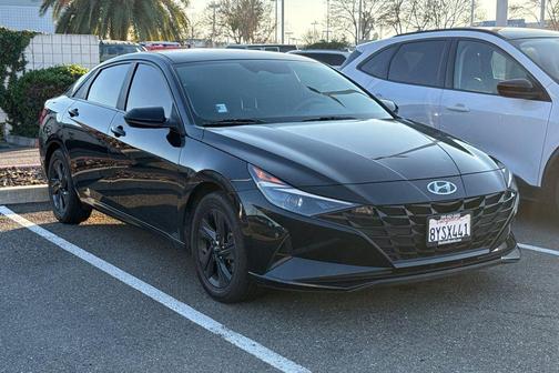 2022 Hyundai ELANTRA SEL