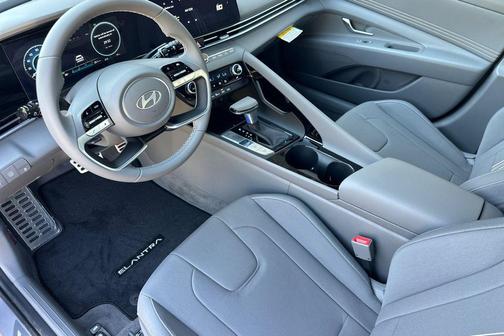 2025 Hyundai ELANTRA HEV SEL Sport